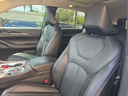 Used 2023 INFINITI QX60 Pure w/ Cargo Package FWD image 18