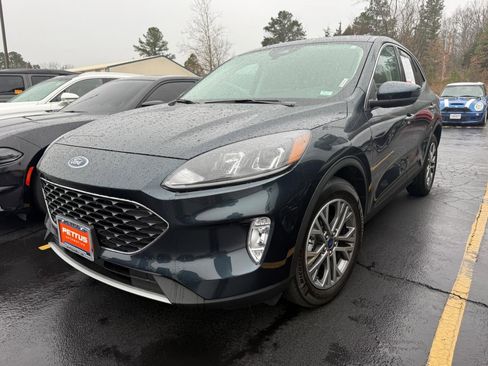 Used 2022 Ford Escape SEL w/ Technology Package image 4