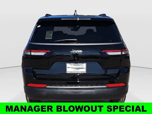 New 2026 Jeep Grand Cherokee L Limited w/ Limited Altitude Package AWD/4WD image 4