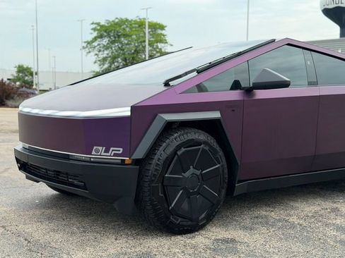 Used 2024 Tesla Cybertruck Cyberbeast AWD/4WD image 3