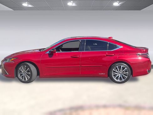 Used 2020 Lexus ES 300h w/ Premium Package FWD image 2
