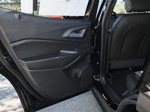 New 2026 Chevrolet Trax LT w/ LPO, Blackout Package image 31