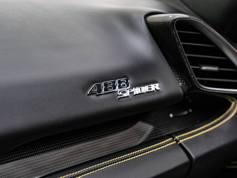 Used 2017 Ferrari 488 Spider image 29