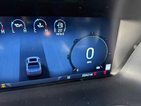 Used 2024 Ford F150 Lariat w/ Equipment Group 502A High image 8