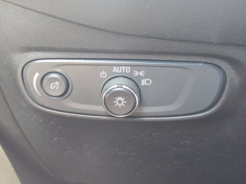 Used 2022 Chevrolet Equinox LT FWD image 23