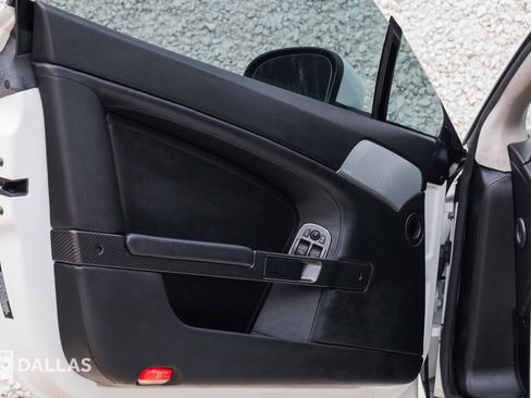 Used 2011 Aston Martin V12 Vantage Coupe image 24