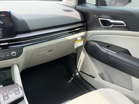 New 2026 Kia Sportage SX FWD image 15