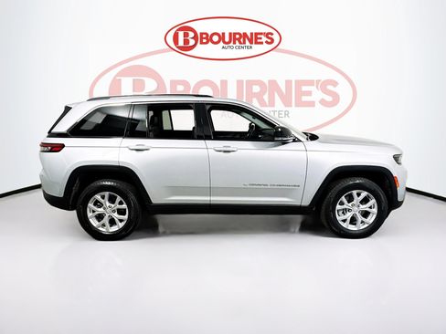 Used 2023 Jeep Grand Cherokee Limited AWD/4WD image 11