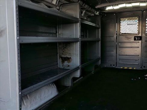 Used 2021 GMC Savana 3500 Extended image 16