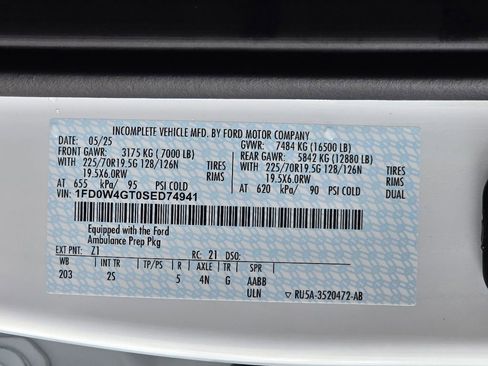 New 2025 Ford F450 XLT image 28