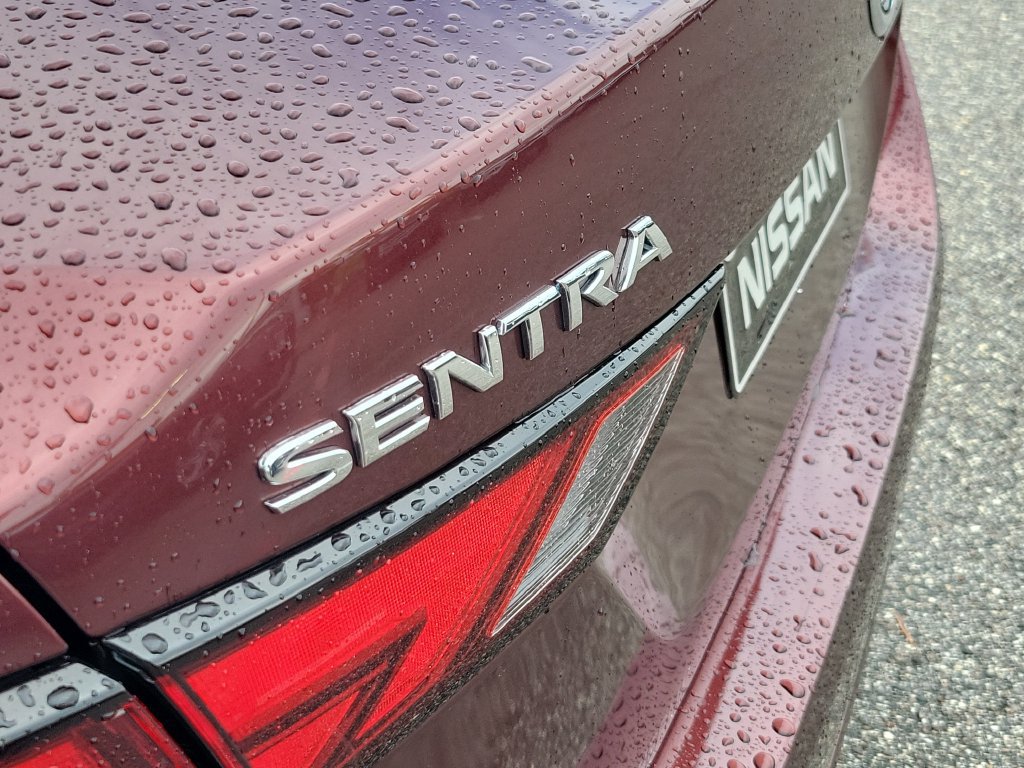 Certified 2022 Nissan Sentra SV FWD image 6
