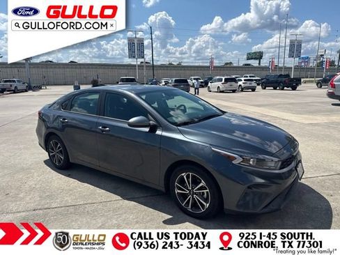 Used 2023 Kia Forte LXS FWD image 3