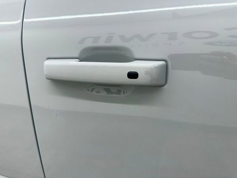 New 2026 Ford F250 Platinum image 12