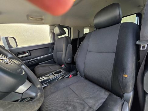 Used 2007 Toyota FJ Cruiser 2WD image 9