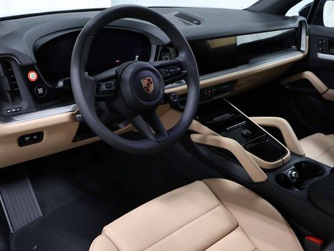 New 2026 Porsche Cayenne AWD/4WD image 4