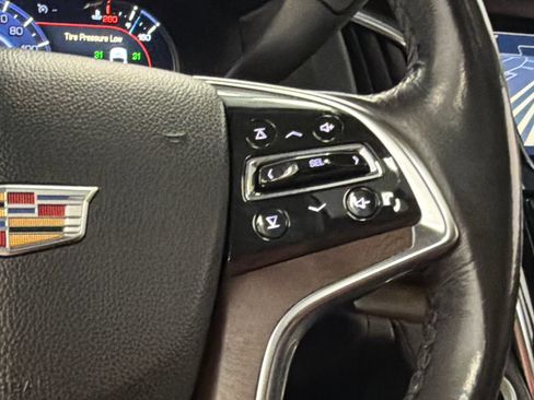 Used 2018 Cadillac Escalade Luxury RWD image 25