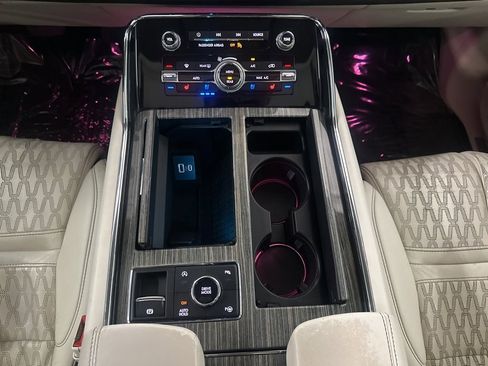 Used 2020 Lincoln Navigator Black Label w/ Cargo Convenience Package image 28