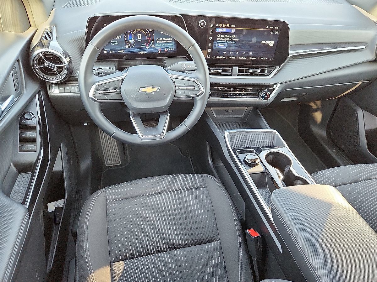 Used 2026 Chevrolet Equinox LT AWD/4WD image 8