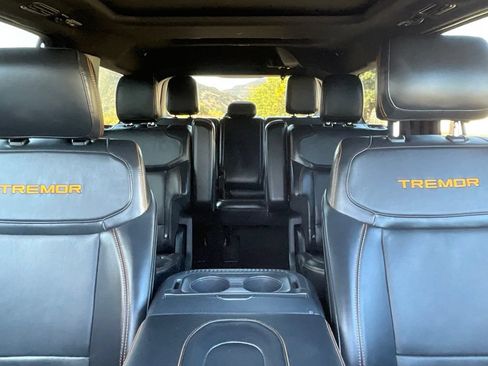 Used 2025 Ford Expedition Tremor AWD/4WD image 35