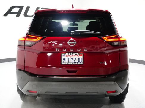 Used 2023 Nissan Rogue SV image 9