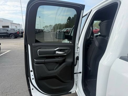 Used 2024 RAM 1500 Big Horn AWD/4WD image 36