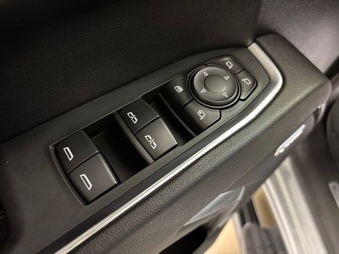 Used 2024 GMC Sierra 1500 SLT w/ SLT Convenience Package image 25