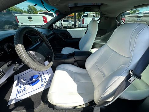 Used 1994 Chevrolet Camaro Z28 RWD image 9