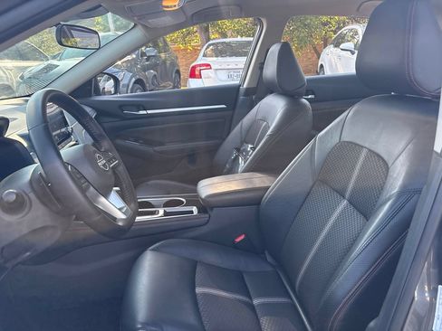 Used 2025 Nissan Altima 2.5 SR FWD image 16