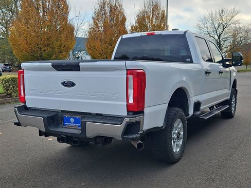 Used 2024 Ford F350 XLT image 6