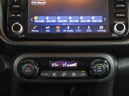 Used 2021 Nissan Kicks SV image 20