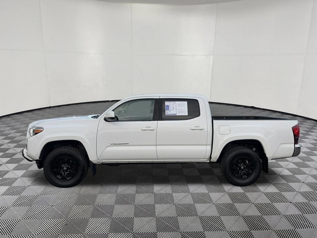 Used 2019 Toyota Tacoma SR5 AWD/4WD image 5