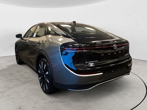 New 2026 Toyota Crown Platinum image 3