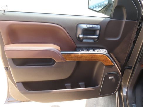 Used 2015 Chevrolet Silverado 1500 High Country w/ High Country Premium Package RWD image 6