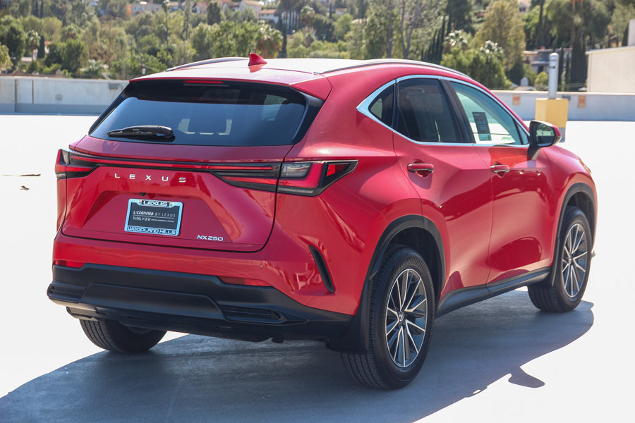 Certified 2025 Lexus NX 250 FWD w/ Accessory Package (2T) image 5