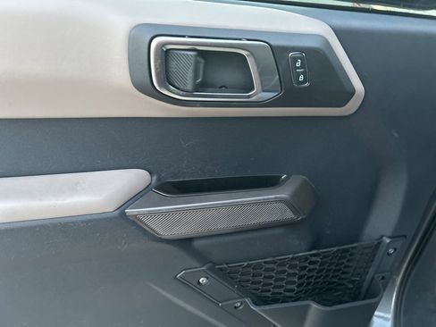 Used 2021 Ford Bronco Wildtrak image 9