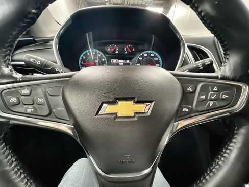 Used 2018 Chevrolet Equinox LT FWD image 11