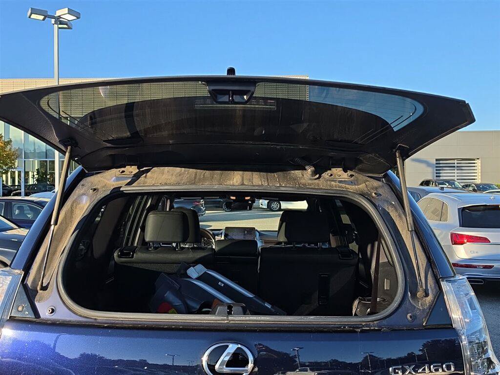 Used 2023 Lexus GX 460 Premium w/ Premium Package AWD/4WD image 8