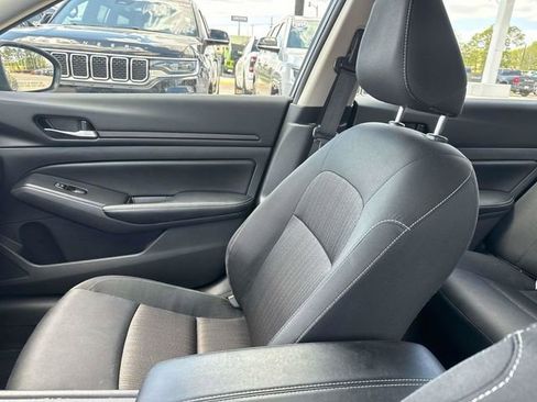 Used 2025 Nissan Altima 2.5 SV image 22