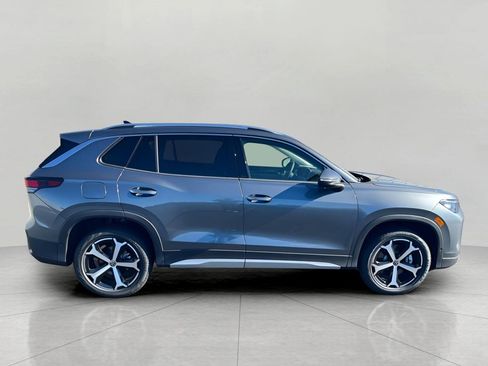 New 2025 Volkswagen Tiguan SE image 8