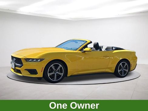 Used 2024 Ford Mustang Convertible image 3