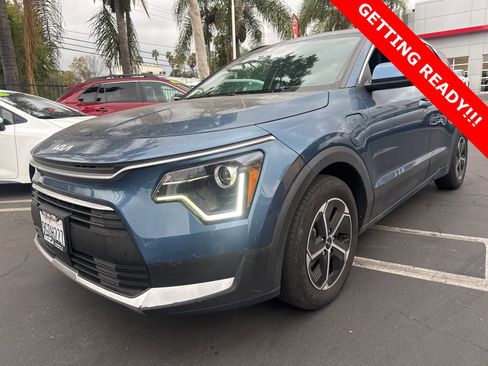 Used 2023 Kia Niro EX image 2
