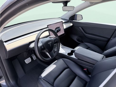 Used 2022 Tesla Model Y Performance image 23