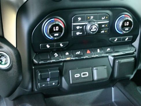 Used 2020 Chevrolet Silverado 1500 LT Trail Boss AWD/4WD image 19