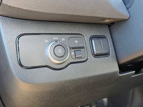 Used 2025 Mercedes-Benz Sprinter 2500 image 25