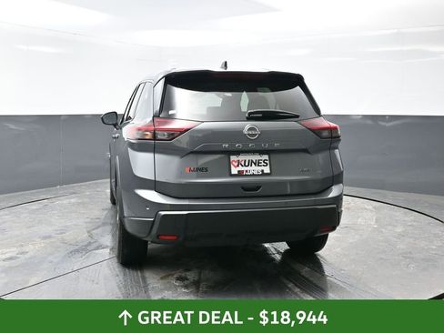 Used 2024 Nissan Rogue S image 14