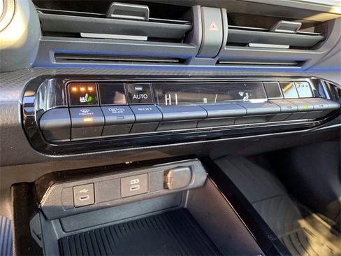 Used 2024 Toyota Prius Limited image 14