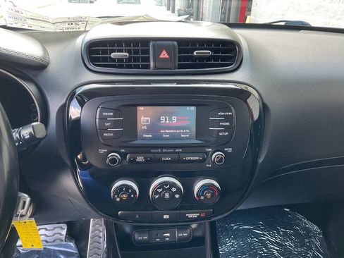 Used 2015 Kia Soul ! FWD image 19
