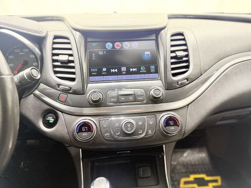 Used 2018 Chevrolet Impala LT image 19