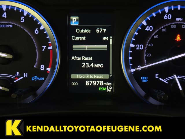 Used 2019 Toyota Highlander XLE AWD/4WD image 17