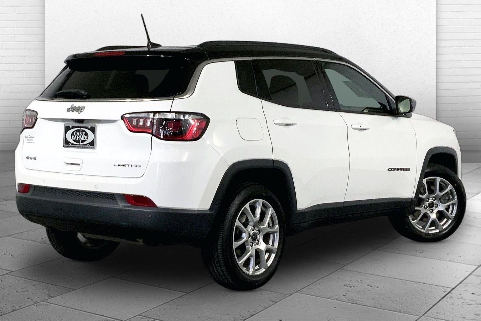 Used 2025 Jeep Compass Limited AWD/4WD image 13